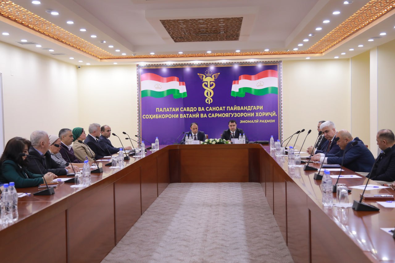 Вохӯрии кории Раиси Палатаи савдо ва саноат бо соҳибкорон-аъзоёни Палата дар вилояти Суғд